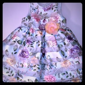 Beautiful floral Pippa & Julie dress, little girls